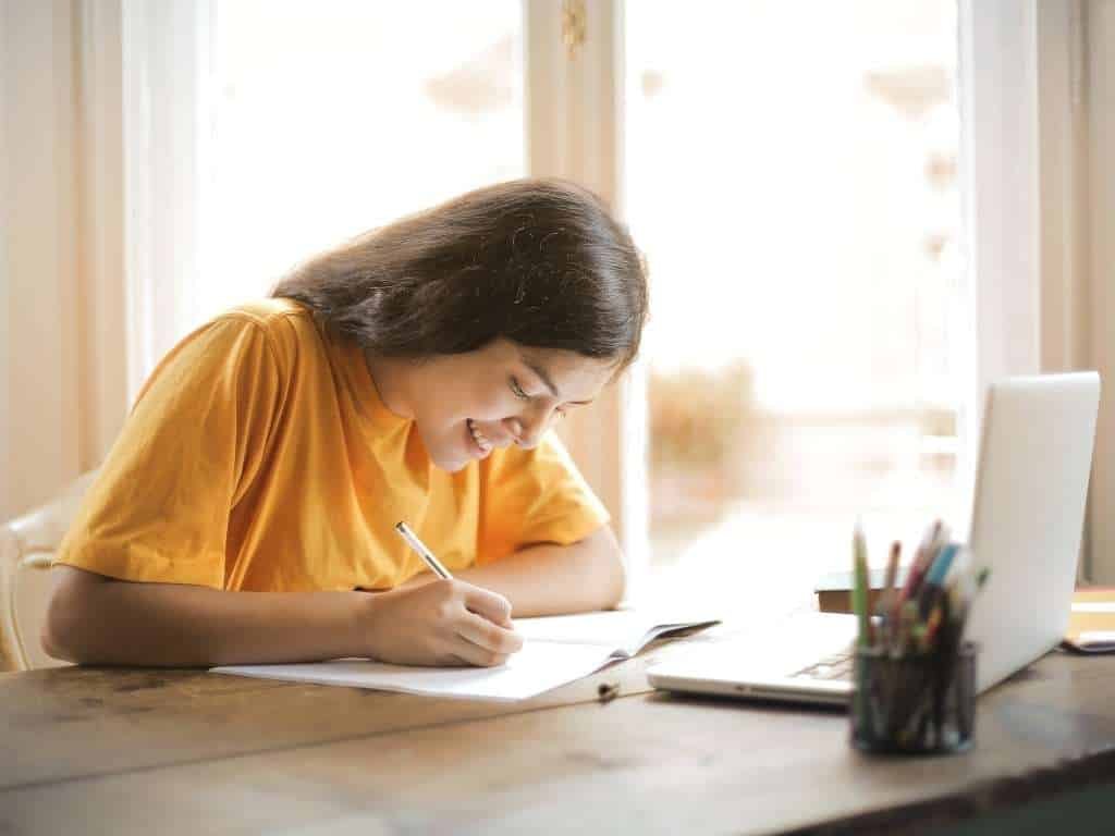¿Cómo se hace un texto argumentativo? Paso a paso
