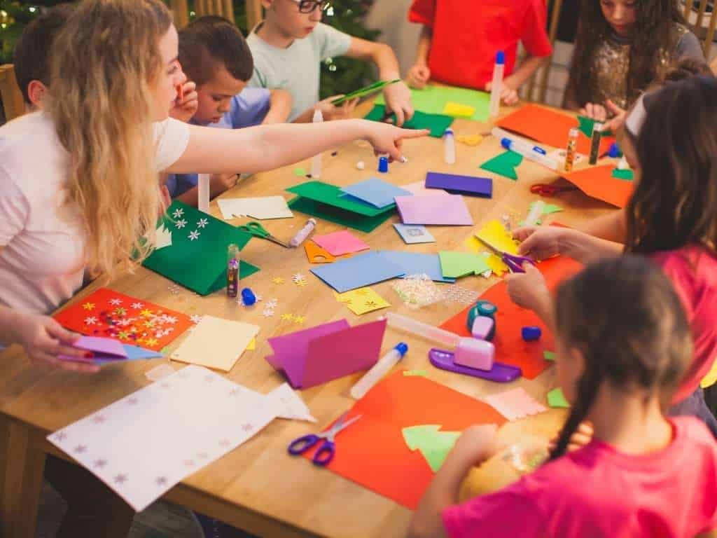 ¿Cuáles son las causas de las NEE?