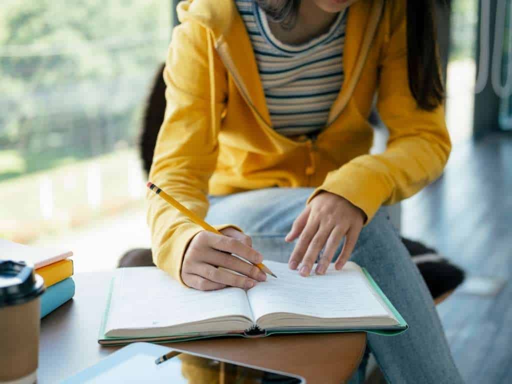 ¿Qué es una tesis de maestría? 